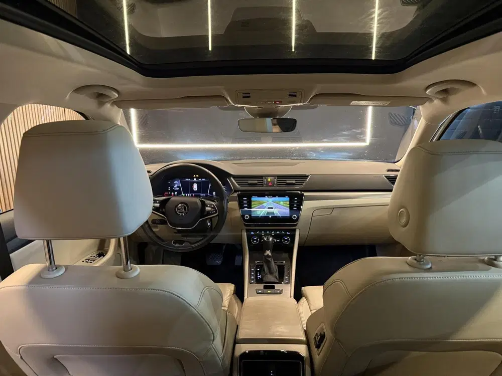 Skoda Superb 1.4 TSI iV Business Edition Plus DealerO uit 2020, foto 9
