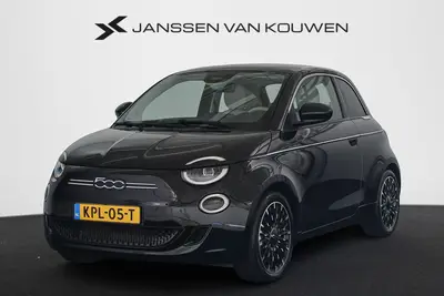 Fiat 500e La Prima 42 kWh Pano Leder Stoelverwarming uit 2024