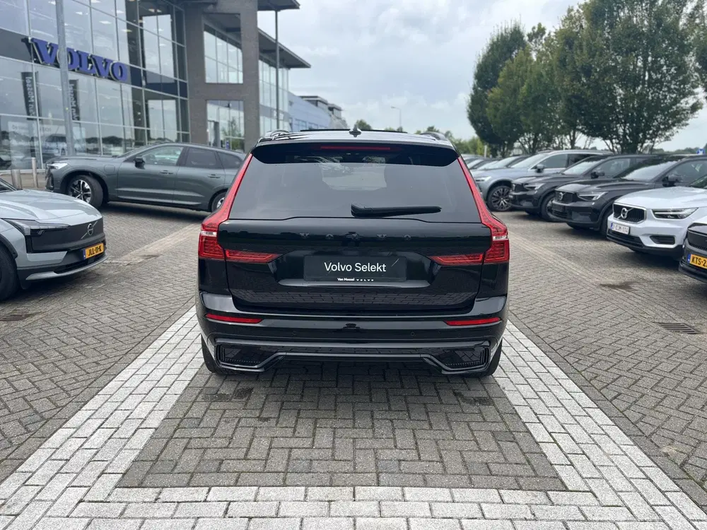 Volvo XC60 T6 Plug-in hybrid AWD R-Design uit 2022, foto 17