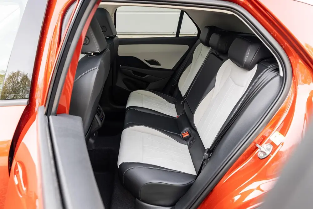 Volkswagen T-Roc 1.5 eTsi 150pk Style First Edition | Trekha uit 2026, foto 6