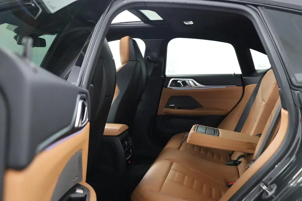 BMW i4 M50 High Executive 84 kWh uit 2022, foto 14