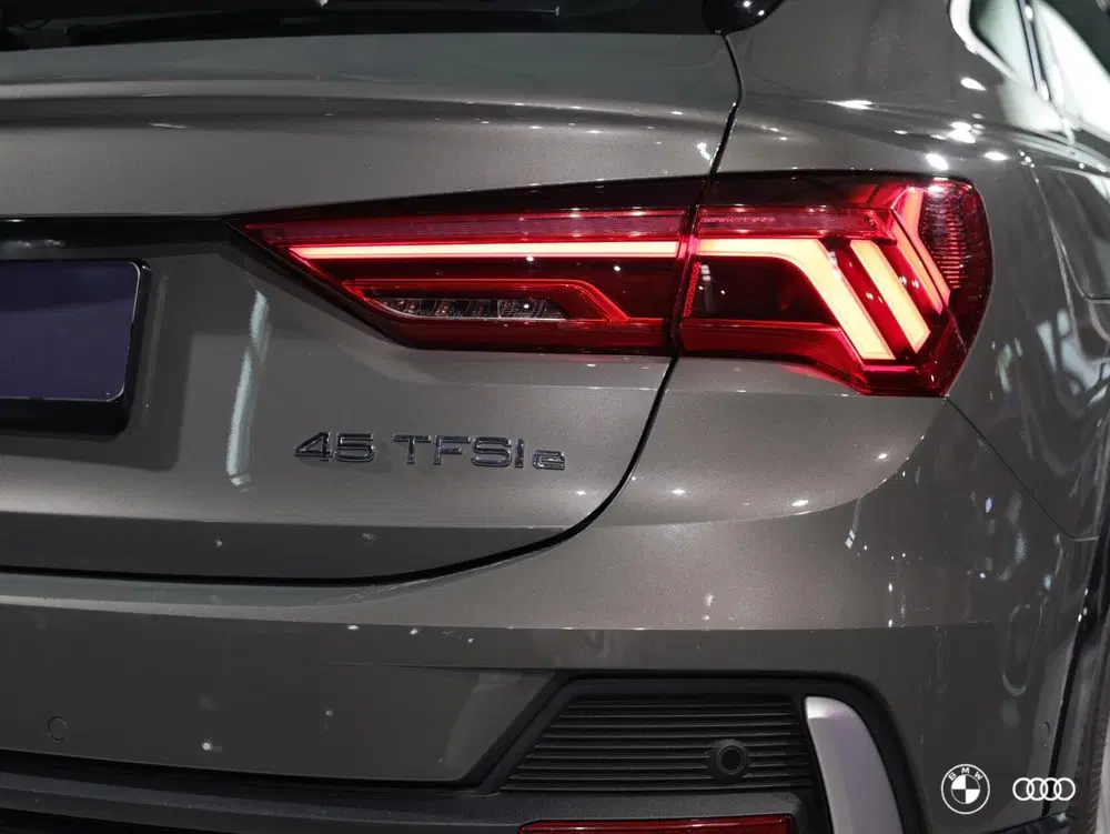 Audi Q3 45 TFSIe S LINE uit 2024, foto 6