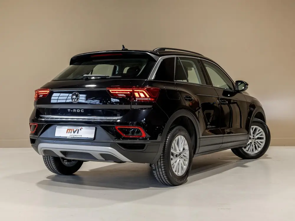 Volkswagen T-Roc 1.5 TSI Style 150pk / Stoelverwarming / Ach uit 2024, foto 2