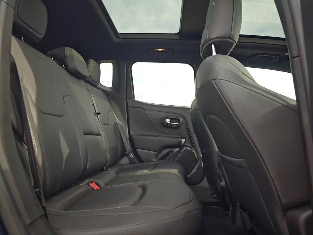 Jeep Renegade 240pk Plug-in Hybrid 80th Anniversary uit 2021, foto 14