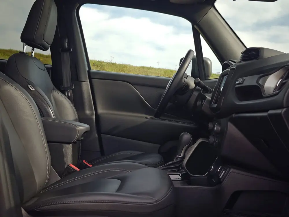 Jeep Renegade 240pk Plug-in Hybrid 80th Anniversary uit 2021, foto 15