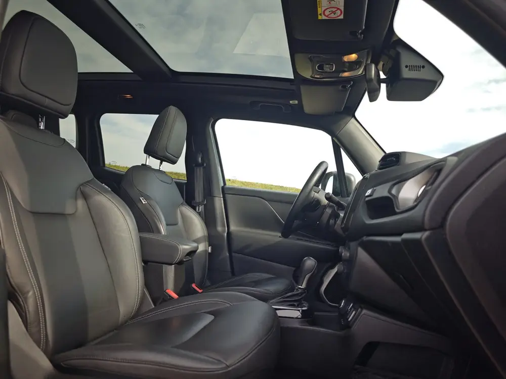 Jeep Renegade 240pk Plug-in Hybrid 80th Anniversary uit 2021, foto 9