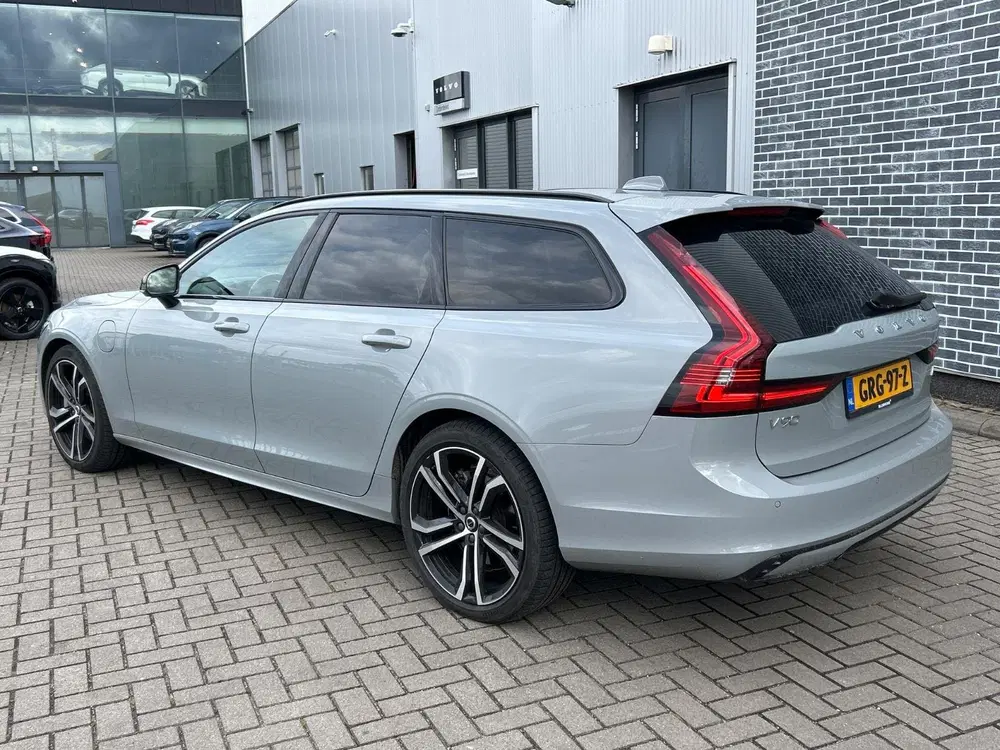 Volvo V90 2.0 T6 Plug-in Hybrid AWD Plus Dark uit 2024, foto 4