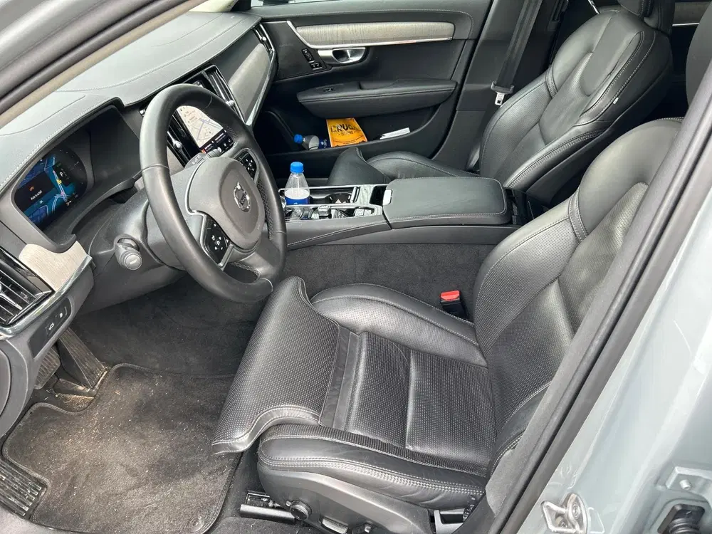 Volvo V90 2.0 T6 Plug-in Hybrid AWD Plus Dark uit 2024, foto 5