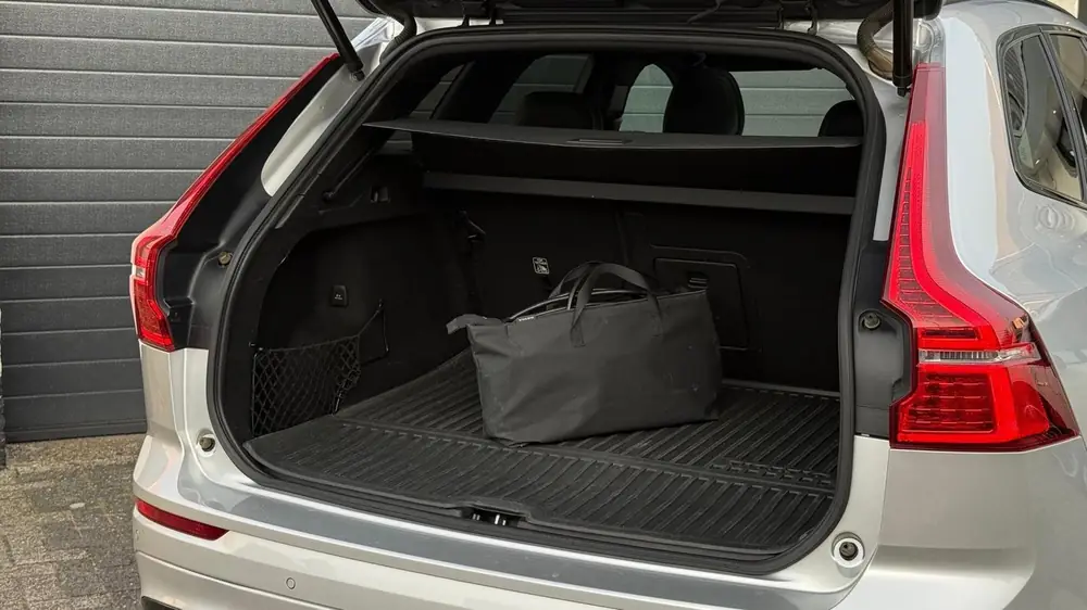 Volvo XC60 2.0 T6 Plug-in hybrid AWD R-Design | 360 | HK | uit 2021, foto 16