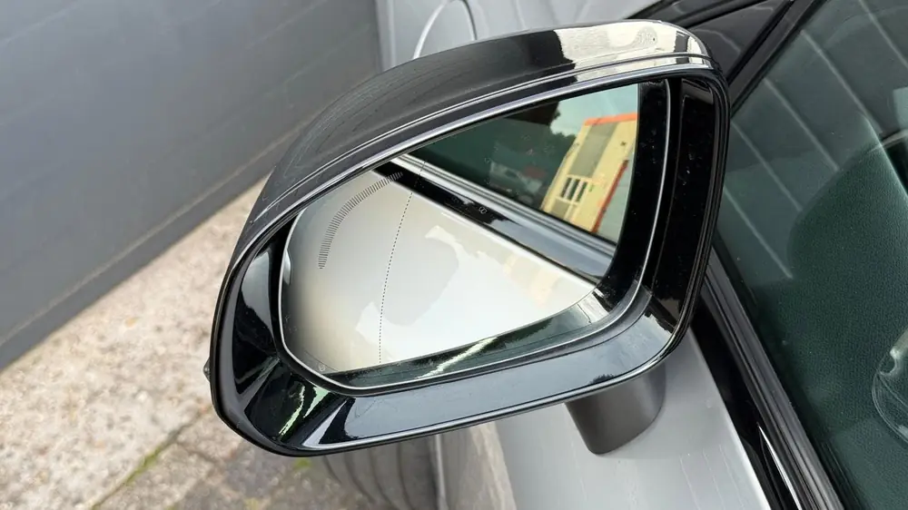 Volvo XC60 2.0 T6 Plug-in hybrid AWD R-Design | 360 | HK | uit 2021, foto 17