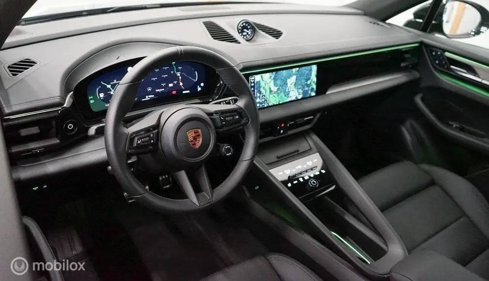 Porsche Macan 4 100 kWh uit 2024, foto 2