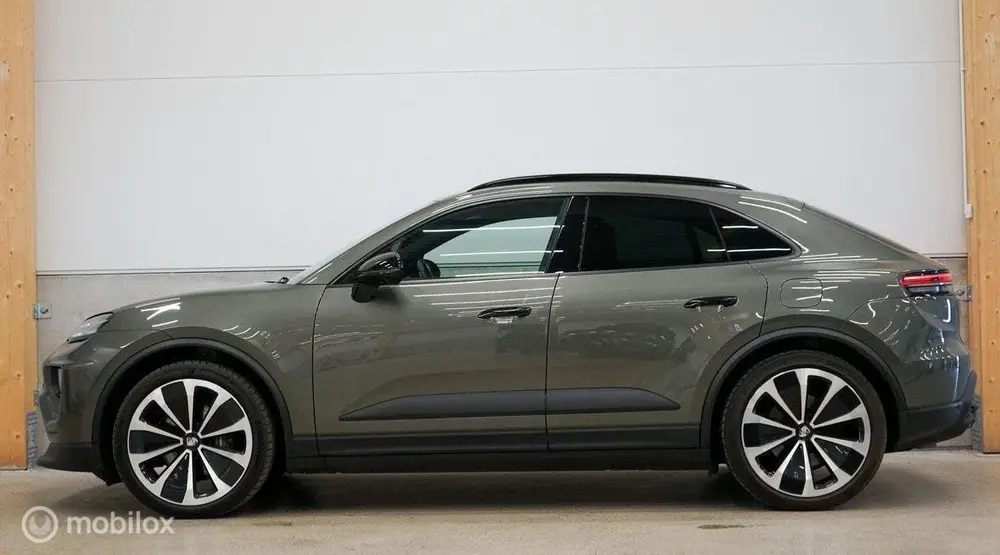 Porsche Macan 4 100 kWh uit 2024, foto 4