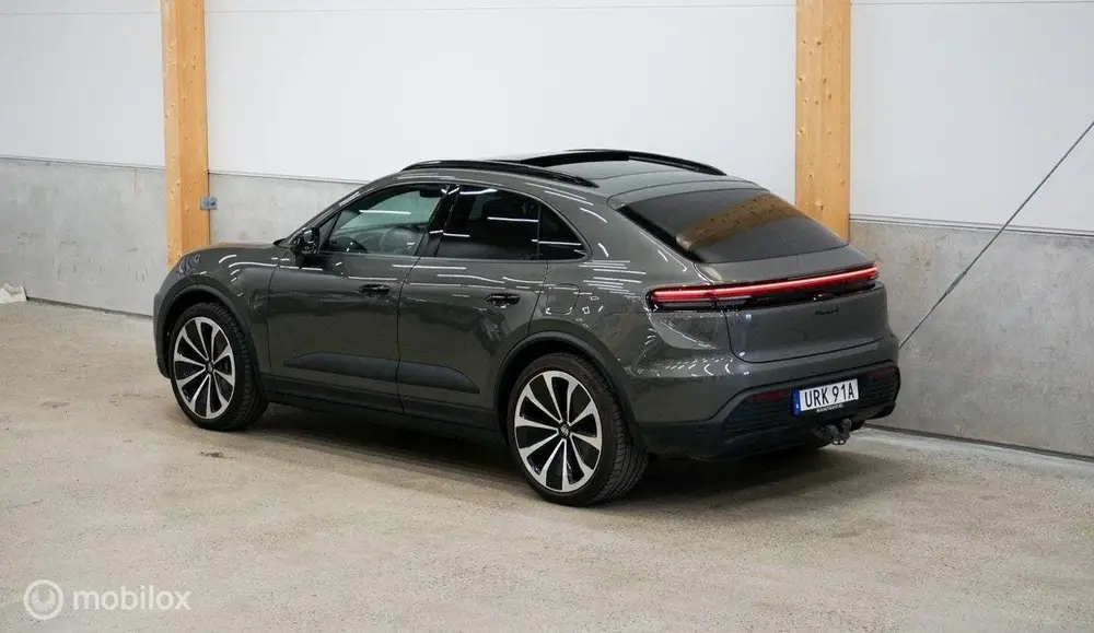 Porsche Macan 4 100 kWh uit 2024, foto 5