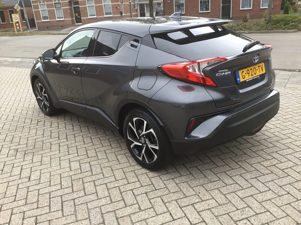 Toyota C-Hr 1.8 Hybrid Dynamic Sport (bj 2019, automaat) uit 2019, foto 3