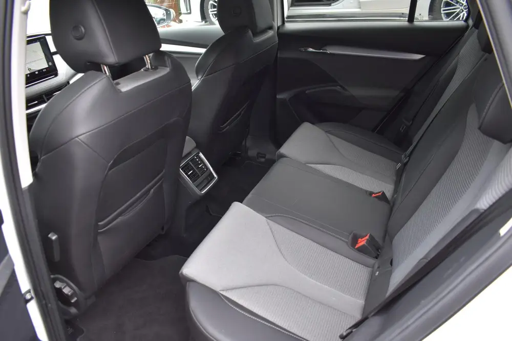 Skoda Enyaq 80 uit 2023, foto 8
