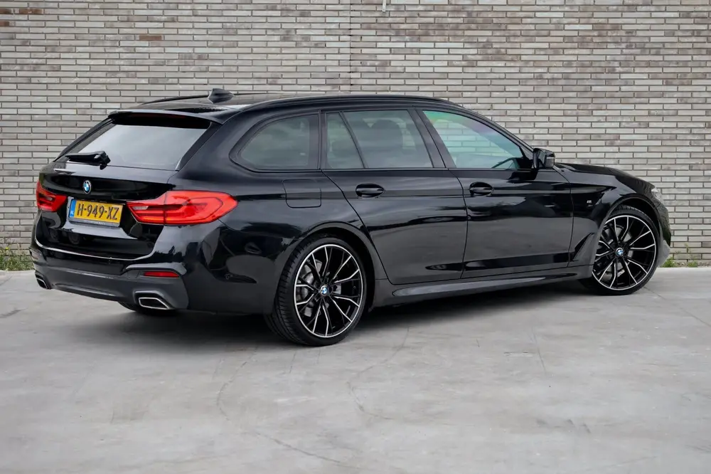 BMW 5-serie 520i High Executive * M-PAKKET * ONDERHO uit 2019, foto 11