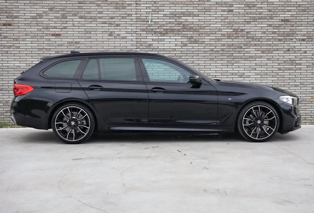 BMW 5-serie 520i High Executive * M-PAKKET * ONDERHO uit 2019, foto 5