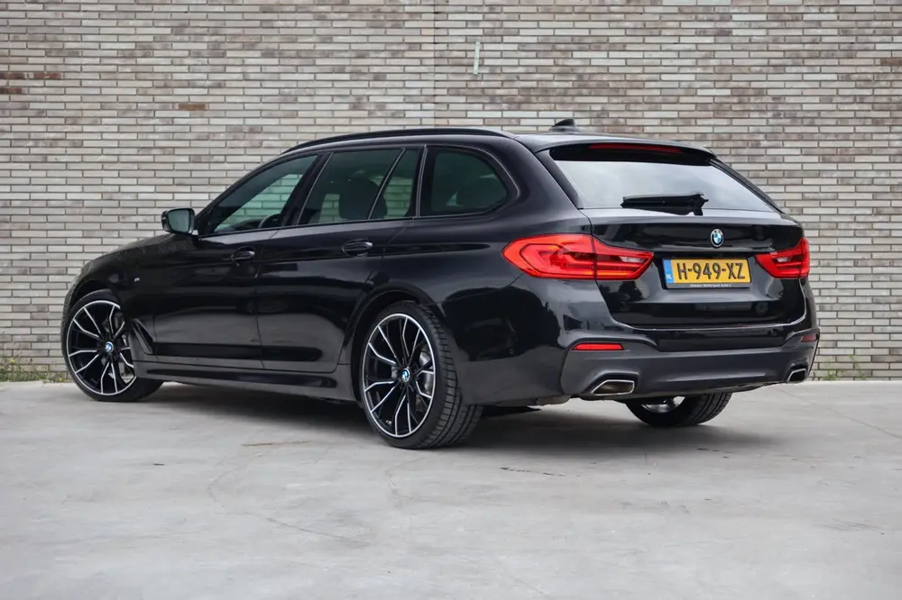 BMW 5-serie 520i High Executive * M-PAKKET * ONDERHO uit 2019, foto 7