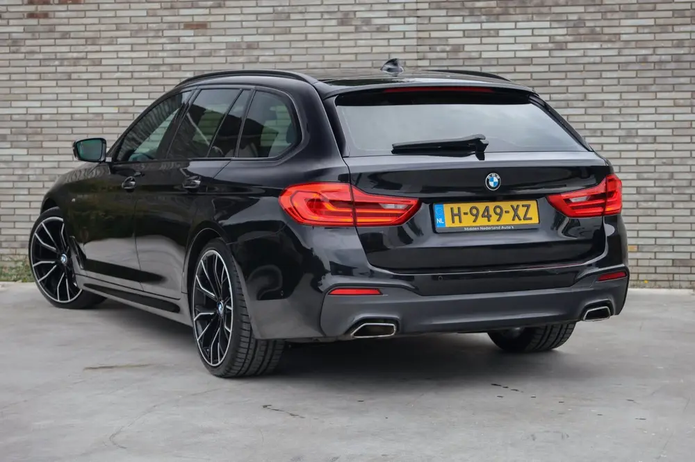 BMW 5-serie 520i High Executive * M-PAKKET * ONDERHO uit 2019, foto 8
