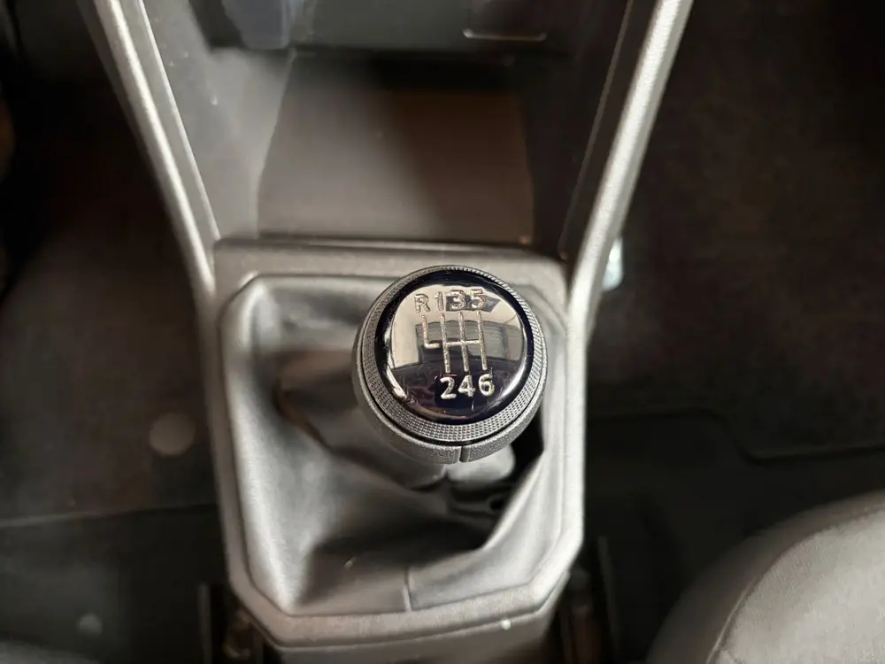 Dacia Sandero 1.0 TCe 90 Essential. Trekhaak (bj 2022) uit 2022, foto 16
