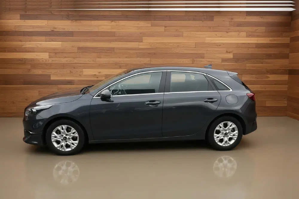 Kia Ceed 1.0 T-GDi MHEV DynamicLine uit 2022, foto 2