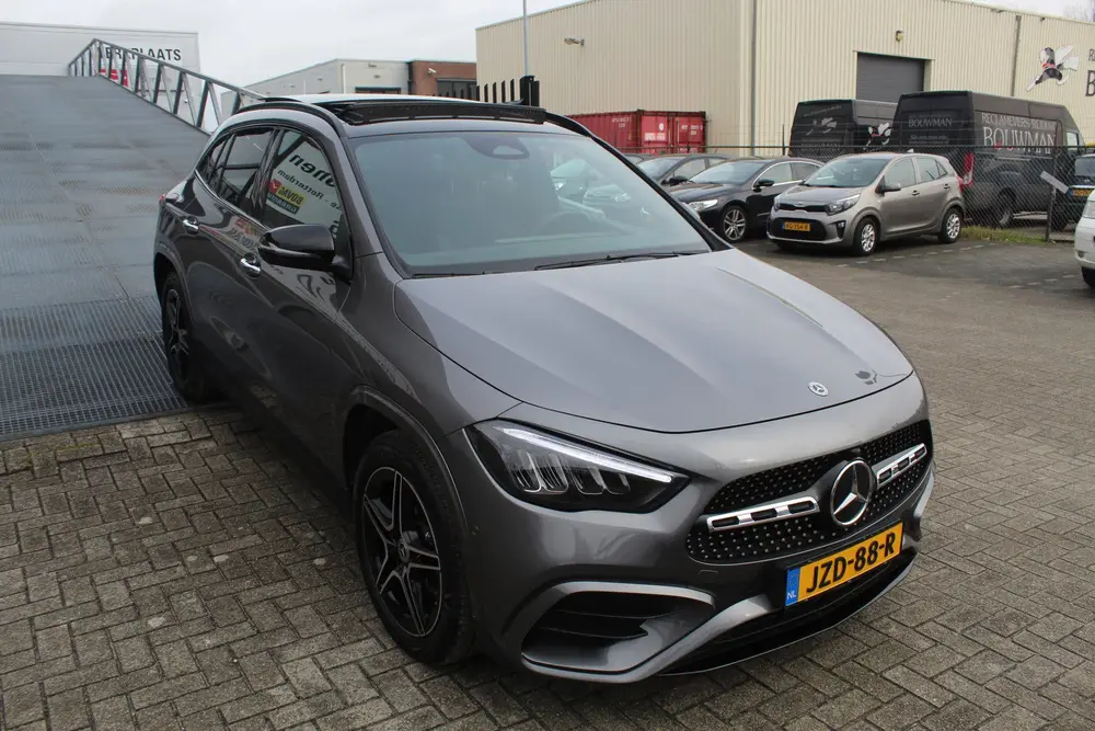 Mercedes-Benz GLA GLA 250 e AMG Night edition uit 2025, foto 7