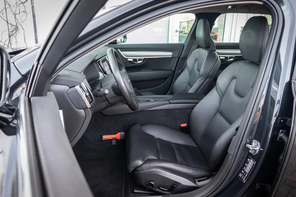 Volvo V90 2.0 T4 Momentum Pro uit 2020, foto 11