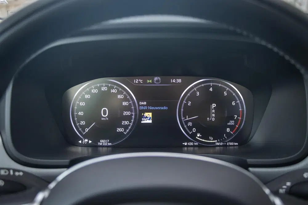 Volvo V90 2.0 T4 Momentum Pro uit 2020, foto 16