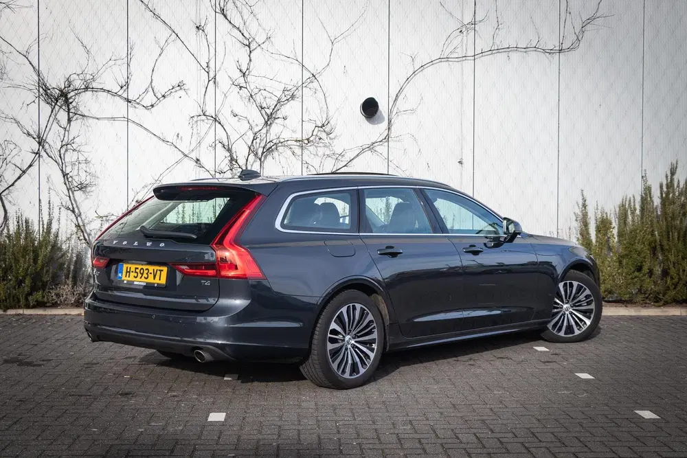 Volvo V90 2.0 T4 Momentum Pro uit 2020, foto 3