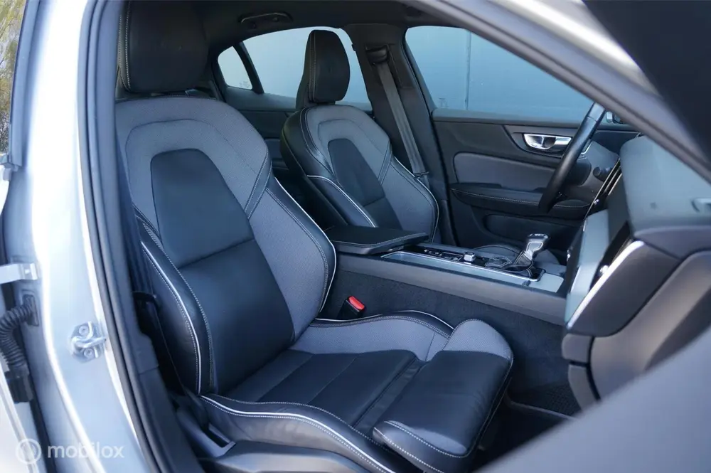 Volvo S60 2.0 T4 R-Design Aut Navi Ad.Cruise Apple/Android ! uit 2019, foto 11