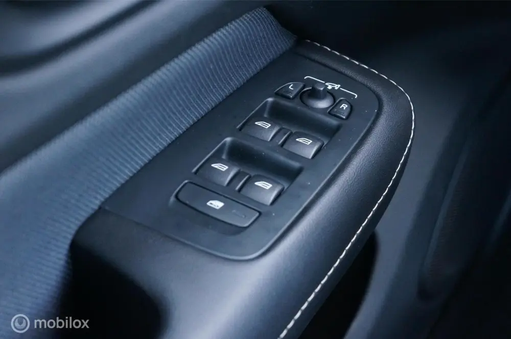Volvo S60 2.0 T4 R-Design Aut Navi Ad.Cruise Apple/Android ! uit 2019, foto 19