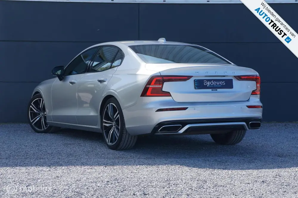 Volvo S60 2.0 T4 R-Design Aut Navi Ad.Cruise Apple/Android ! uit 2019, foto 2