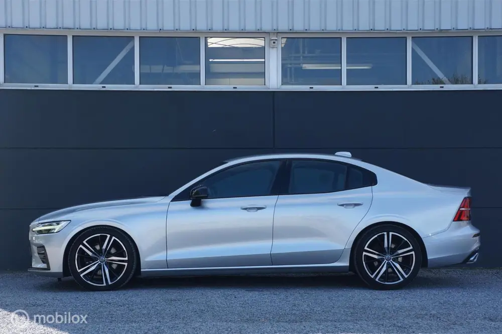 Volvo S60 2.0 T4 R-Design Aut Navi Ad.Cruise Apple/Android ! uit 2019, foto 6