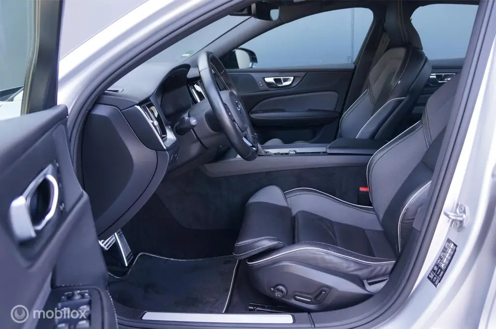 Volvo S60 2.0 T4 R-Design Aut Navi Ad.Cruise Apple/Android ! uit 2019, foto 9