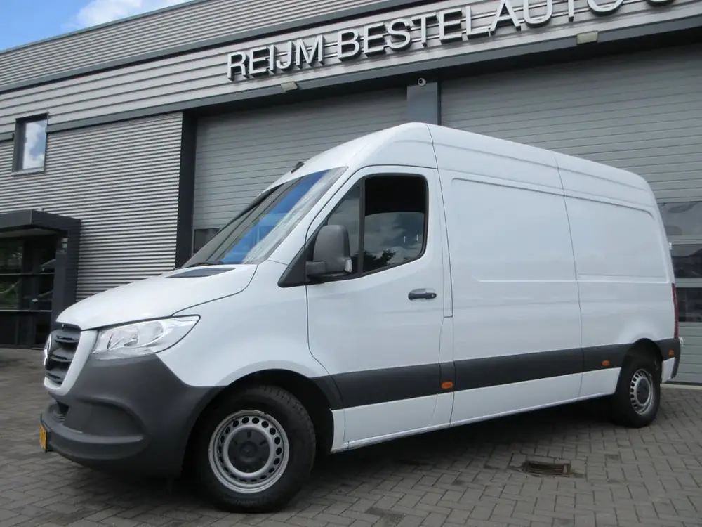 Mercedes-Benz Sprinter 215 CDI L2H2 Airco, Camera, Navigatie uit 2023, foto 2