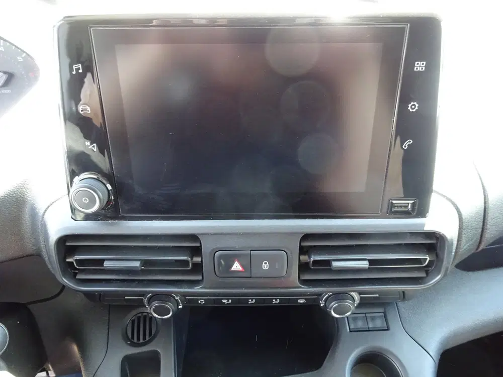Peugeot Partner 1.2 PureTech Pro BENZINE AIRCO NAVI CRUISE uit 2022, foto 15