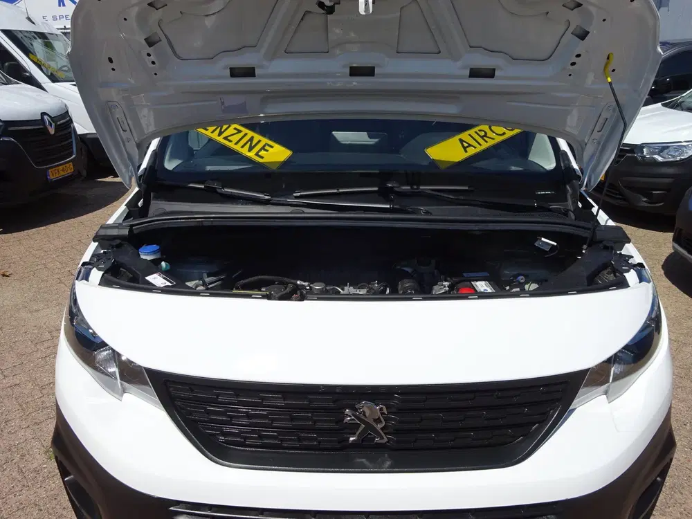 Peugeot Partner 1.2 PureTech Pro BENZINE AIRCO NAVI CRUISE uit 2022, foto 8