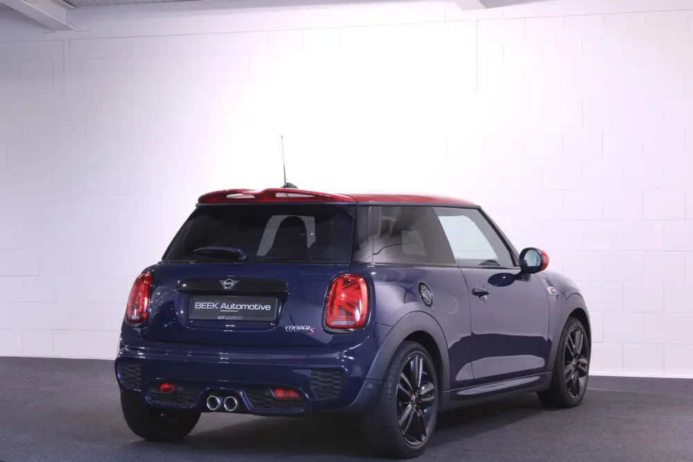 Mini 3-Deurs 2.0 Cooper S Pepper | JCW | PANO | Kuipstoelen uit 2019, foto 2