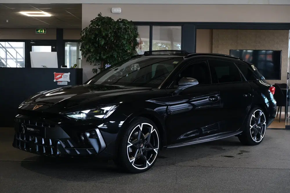 Cupra Leon 1.5 eTSI 150PK DSG Facelift Pano Led uit 2024