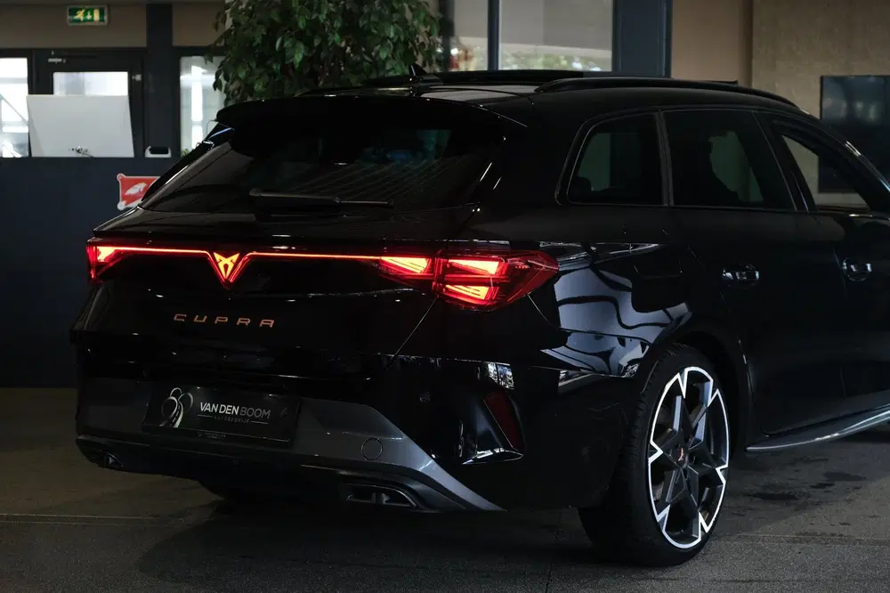 Cupra Leon 1.5 eTSI 150PK DSG Facelift Pano Led uit 2024, foto 15
