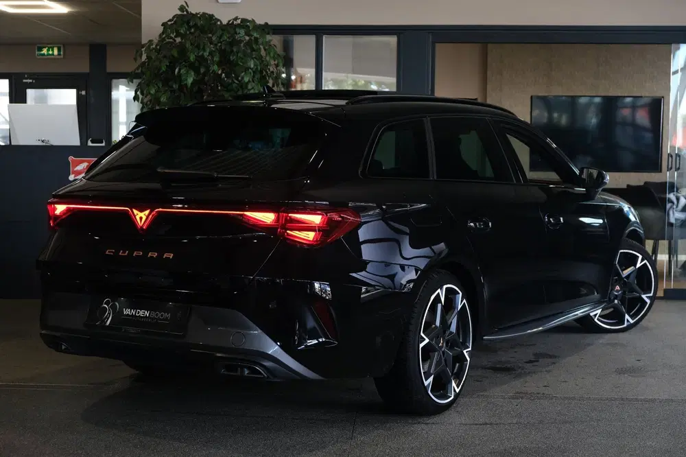 Cupra Leon 1.5 eTSI 150PK DSG Facelift Pano Led uit 2024, foto 2