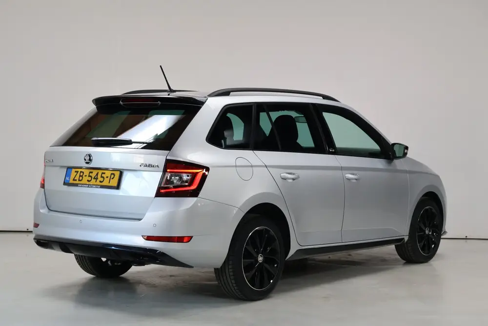 Skoda Fabia 1.0 TSI Monte Carlo uit 2019, foto 2