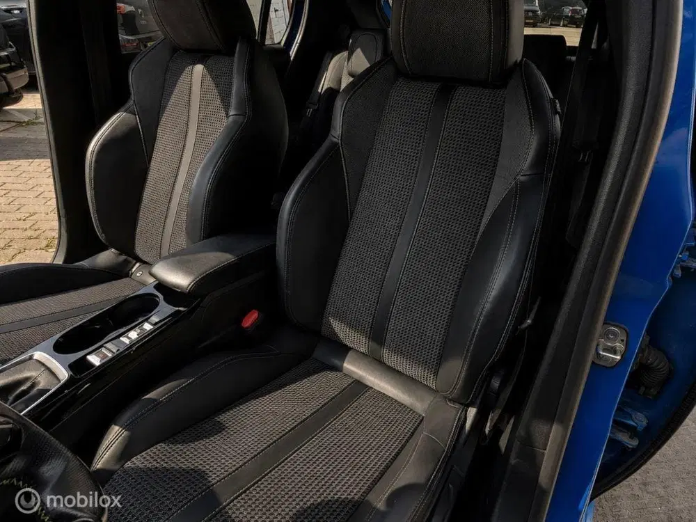 Peugeot 208 1.2 PureTech GT Line uit 2020, foto 12