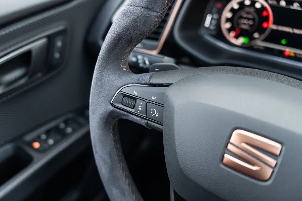 SEAT Leon 2.0 TSI 4DRIVE CUPRA R CARBON PANO BREMBO uit 2020, foto 18