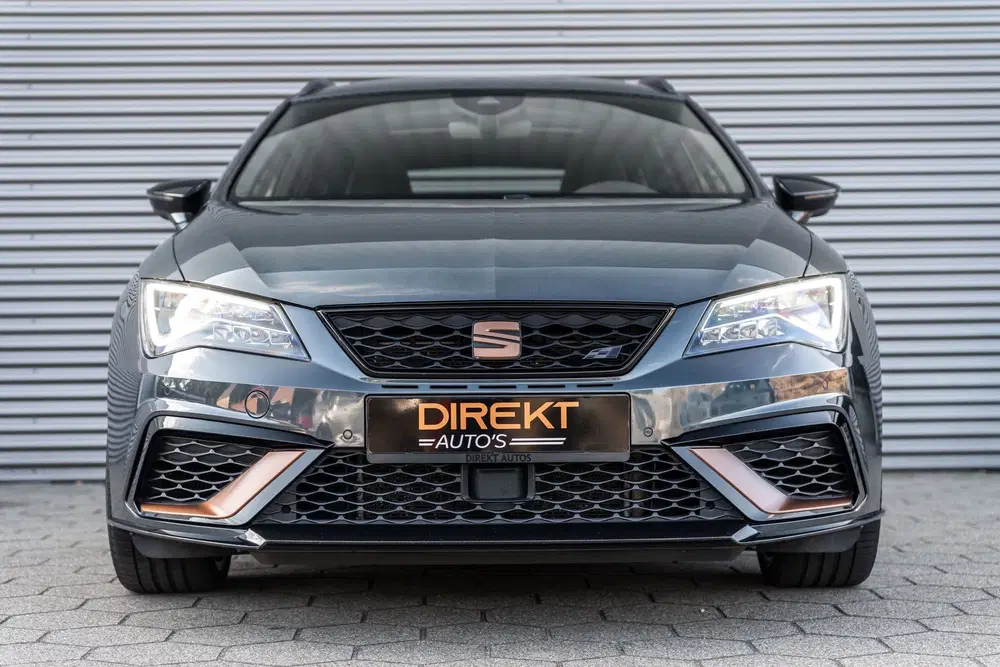 SEAT Leon 2.0 TSI 4DRIVE CUPRA R CARBON PANO BREMBO uit 2020, foto 2