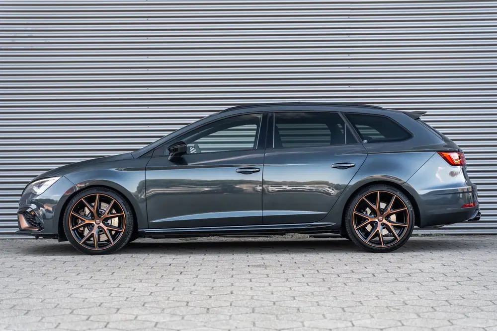 SEAT Leon 2.0 TSI 4DRIVE CUPRA R CARBON PANO BREMBO uit 2020, foto 4