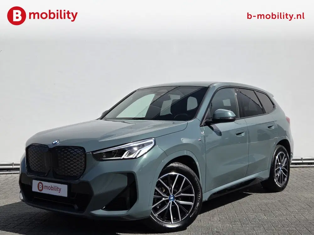 BMW iX1 eDrive20 67 kWh M-Sport SOH 99% Driving As uit 2024