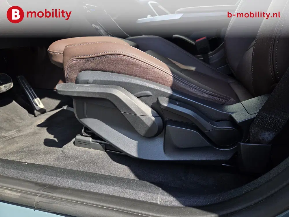 BMW iX1 eDrive20 67 kWh M-Sport SOH 99% Driving As uit 2024, foto 10