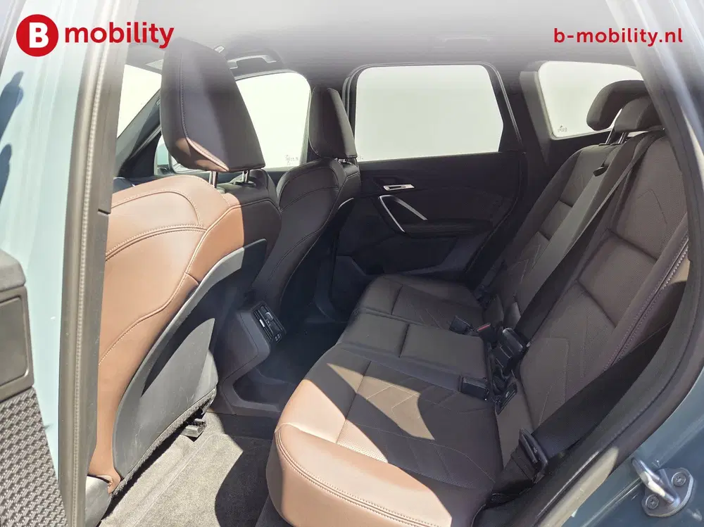 BMW iX1 eDrive20 67 kWh M-Sport SOH 99% Driving As uit 2024, foto 11
