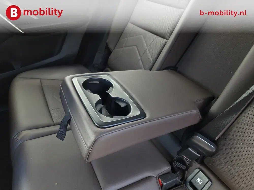 BMW iX1 eDrive20 67 kWh M-Sport SOH 99% Driving As uit 2024, foto 13